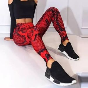Boutique Spandex/Lycra Snakeskin Leggings Small From my Boutique